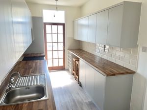 Photo 7- click for photo gallery